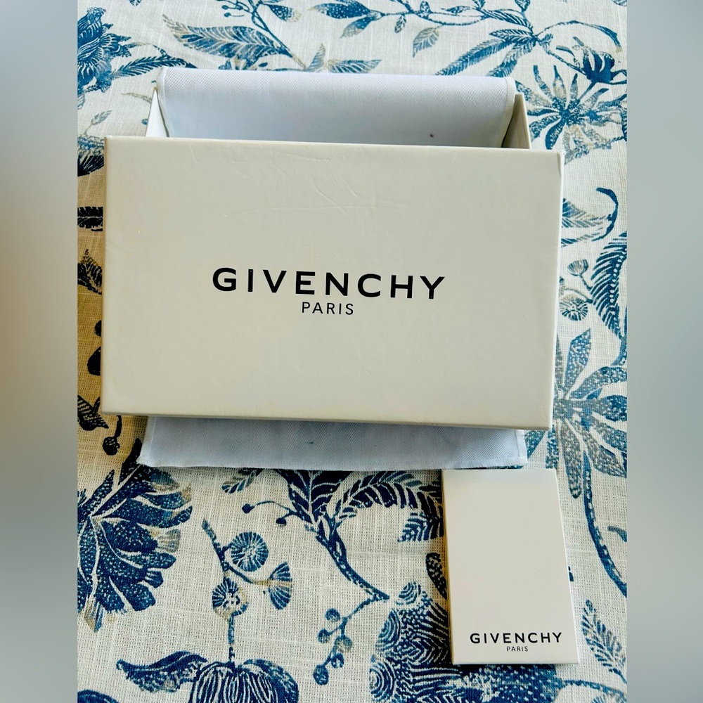Authentic Givenchy Long Wallet - Picture 4 of 6